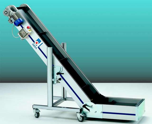 Conveyor with a joint