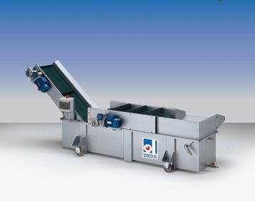 Conveyor with tub of cooling