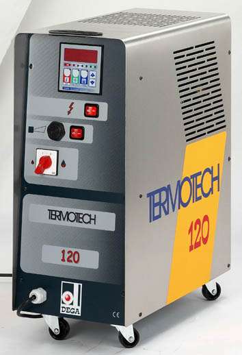 Thermoregulator with water presurised